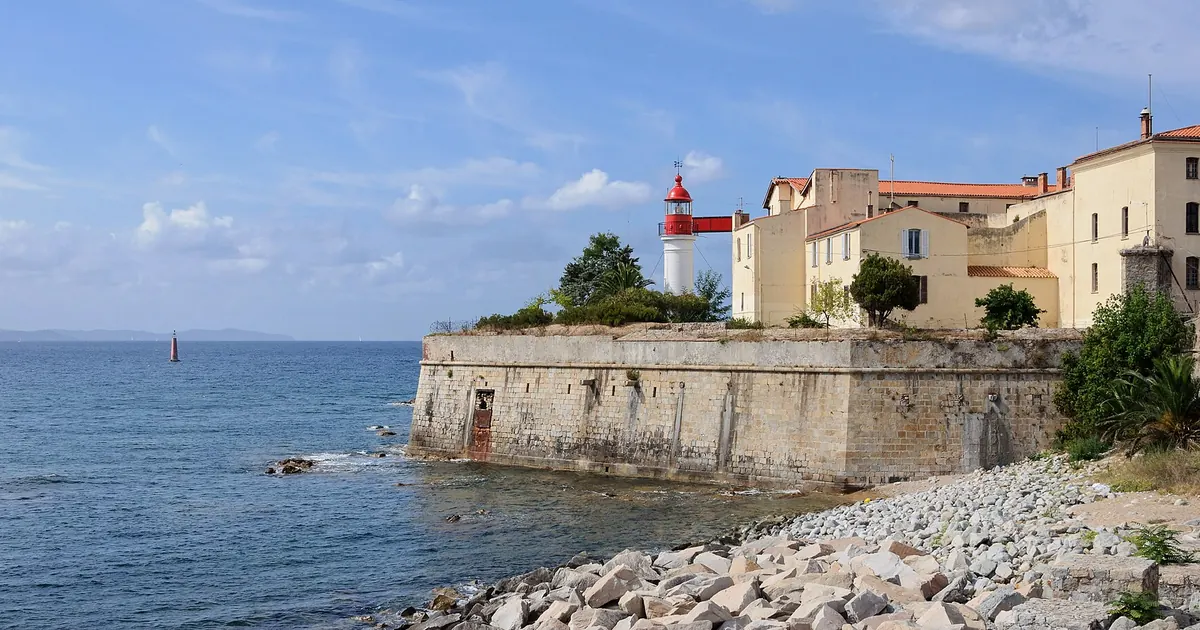 Diagnostic amiante à Ajaccio : comprendre le parc ancien et les obligations — Ajaccio